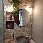 Le Petit Thai 2 Pieces Climatise Centre Avec Balcon Apartment