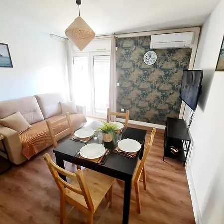 Le Petit Thai 2 Pieces Climatise Centre Avec Balcon Διαμέρισμα Μονπελιέ
