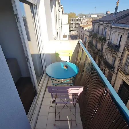 Le Petit Thai 2 Pieces Climatise Centre Avec Balcon *